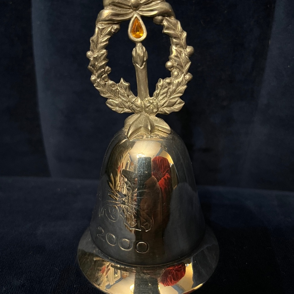2000 Vintage Lenox Annual Musical Silver Bell